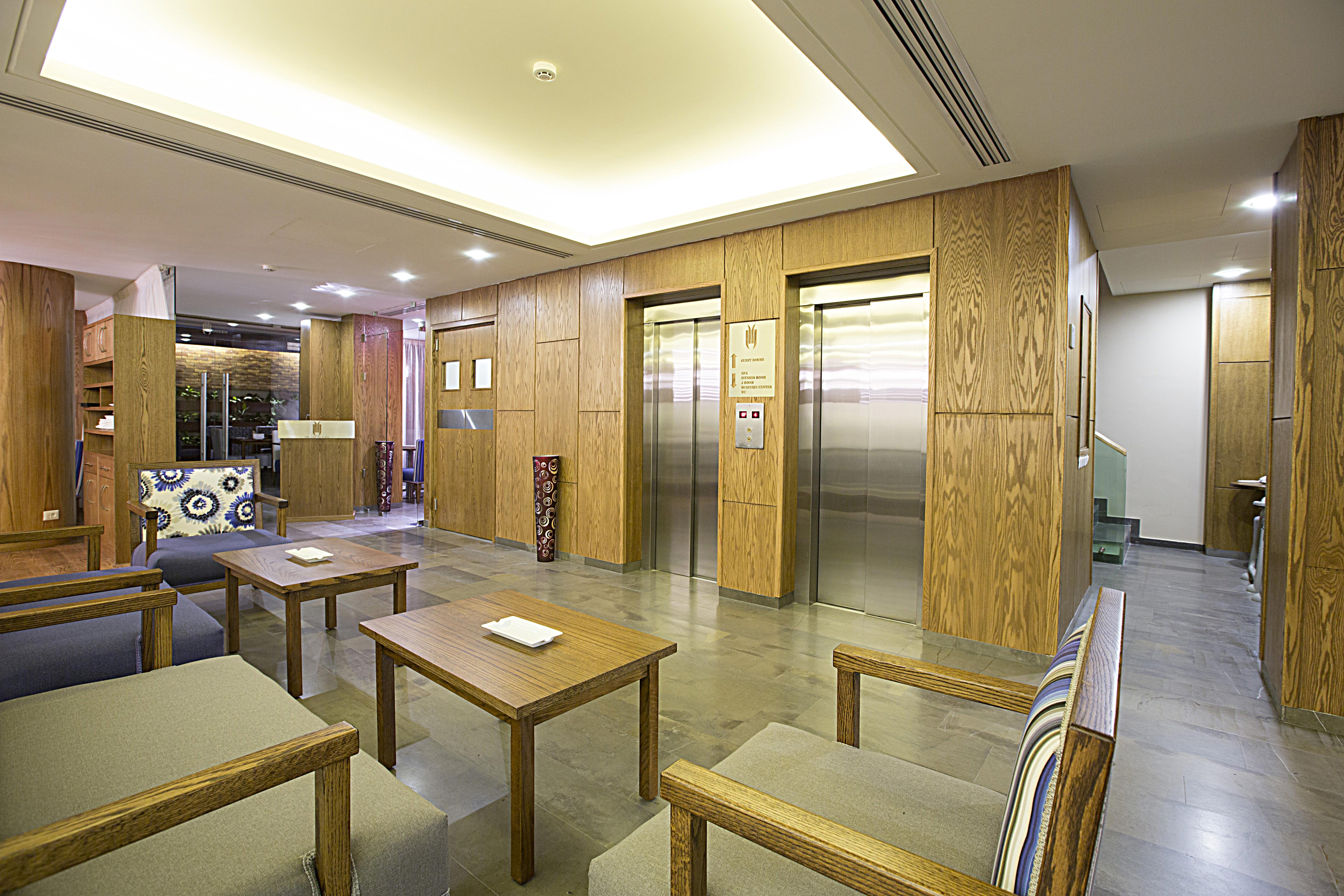 The J Hotel & Spa Beirut Exteriör bild