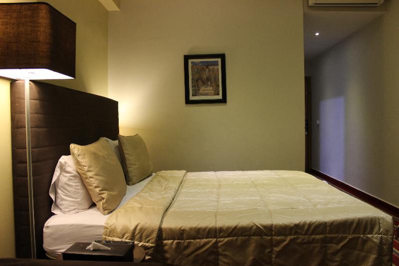 The J Hotel & Spa Beirut Exteriör bild