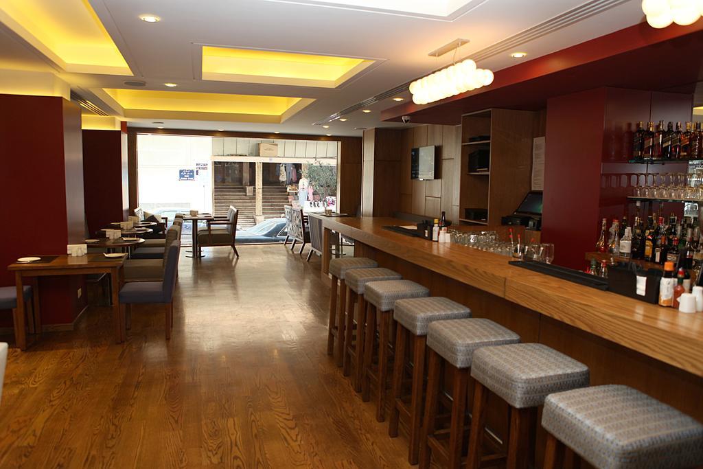 The J Hotel & Spa Beirut Exteriör bild