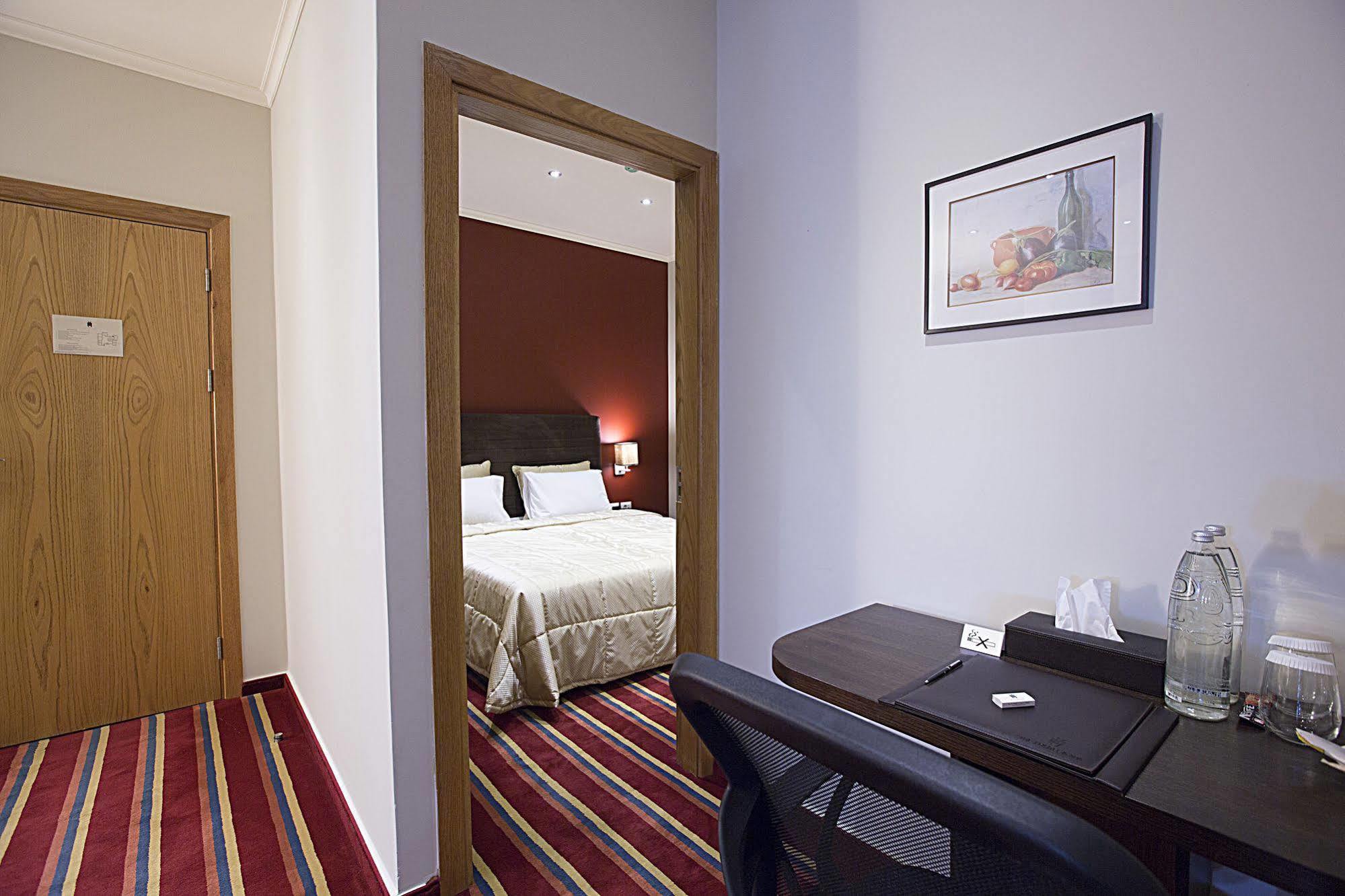 The J Hotel & Spa Beirut Exteriör bild