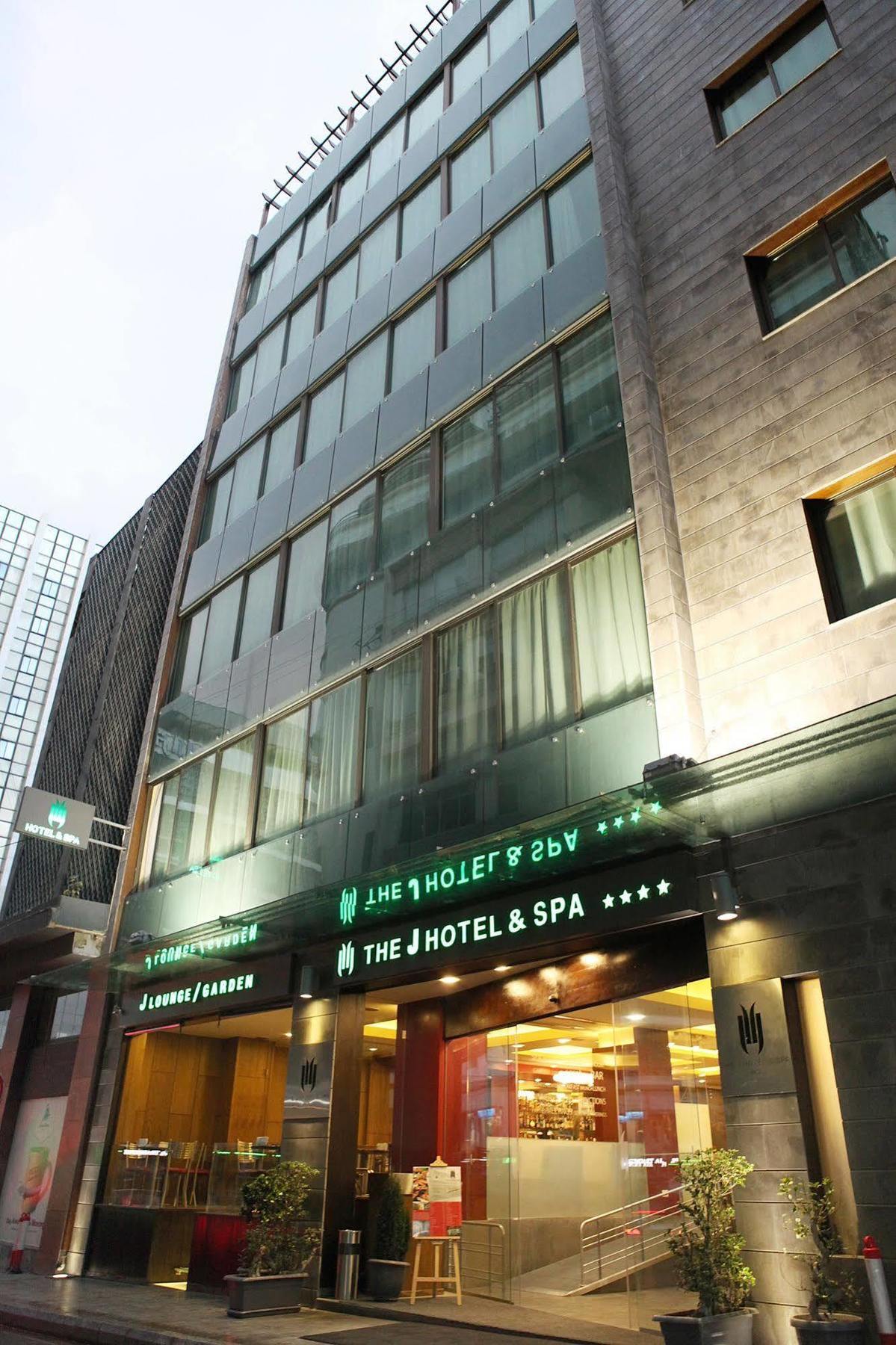 The J Hotel & Spa Beirut Exteriör bild