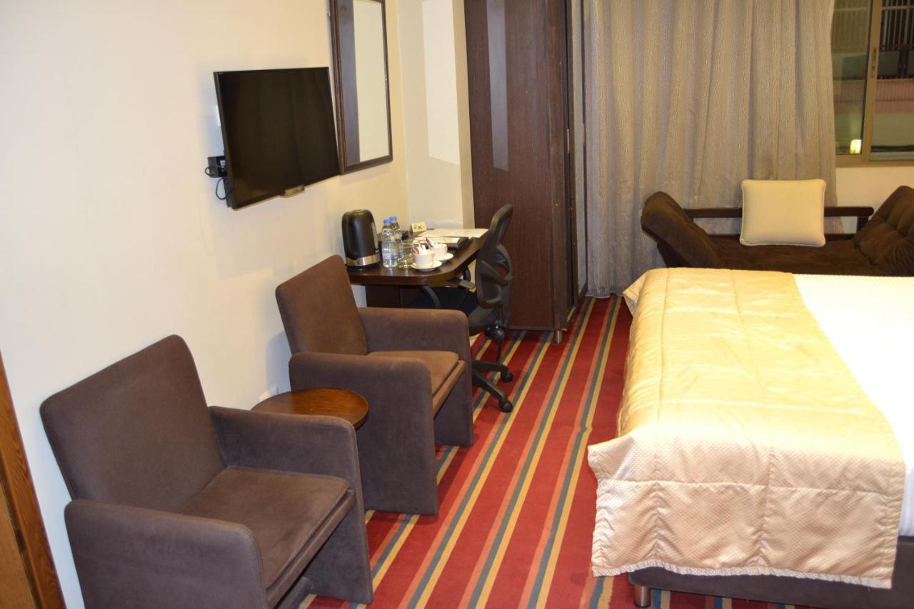 The J Hotel & Spa Beirut Exteriör bild