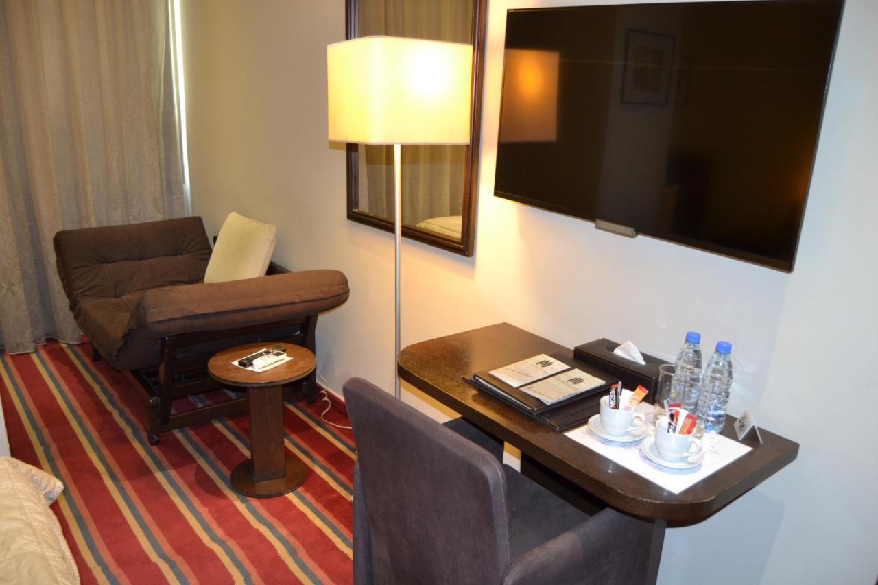 The J Hotel & Spa Beirut Exteriör bild