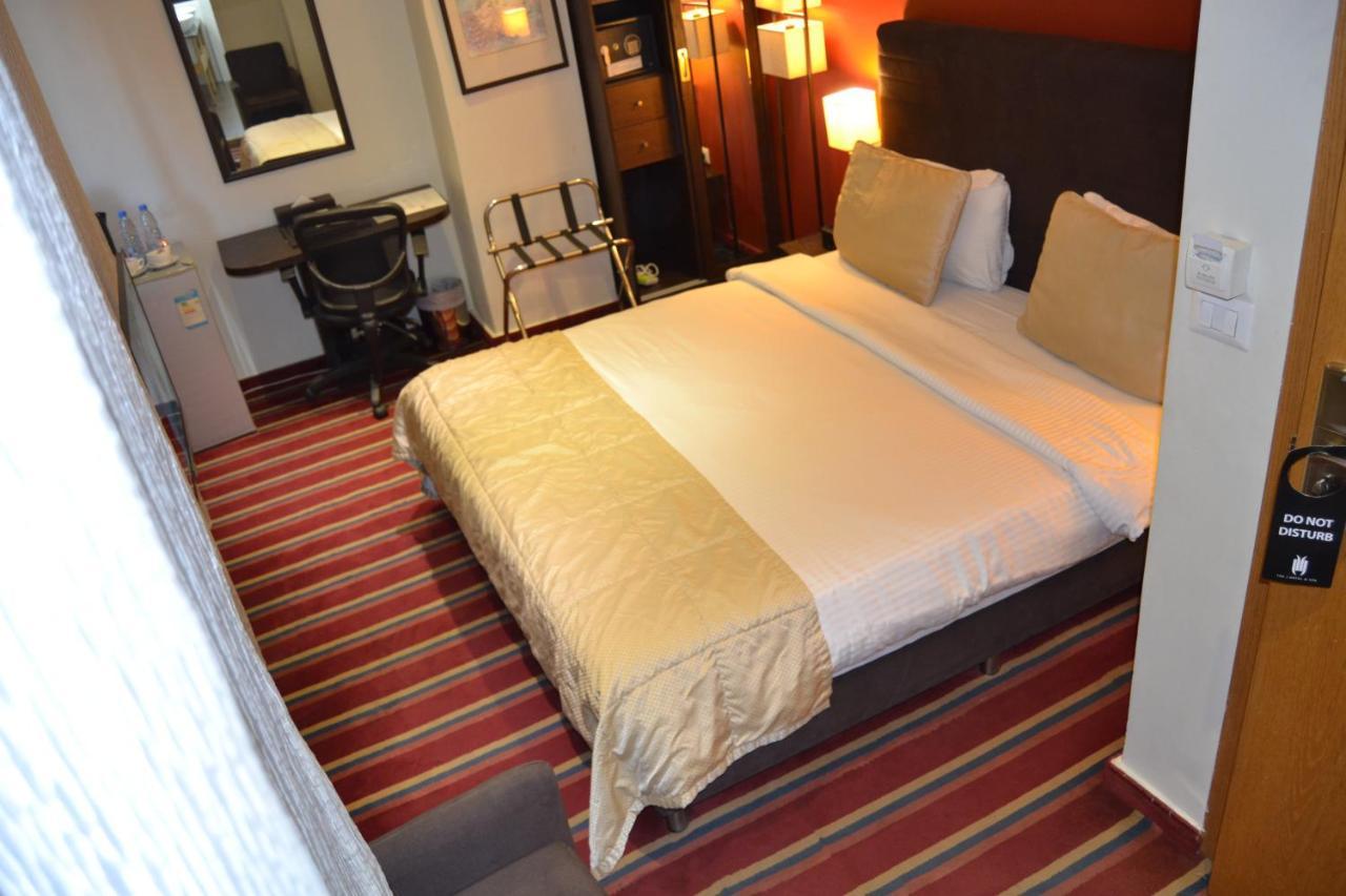 The J Hotel & Spa Beirut Exteriör bild