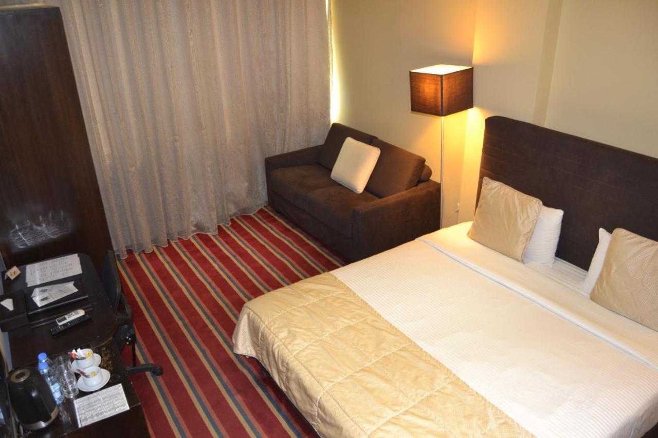 The J Hotel & Spa Beirut Exteriör bild